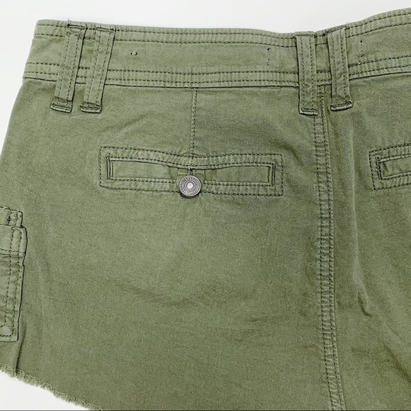 Abercrombie Green Cargo Shorts - Picture 9 of 10